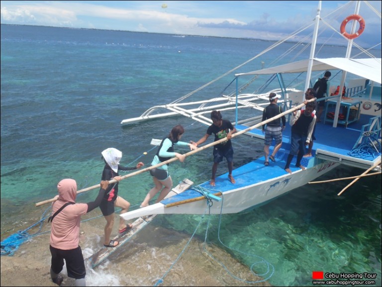 Cebu Hilutungan & Nalusuan island hopping tour on 11 Apr 2016