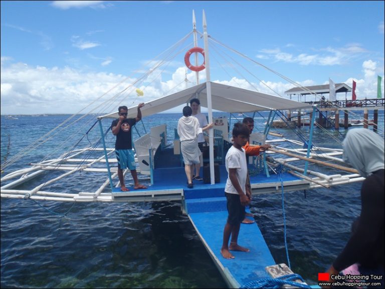 Cebu Nalusuan island hopping tour on 15 Apr 2016