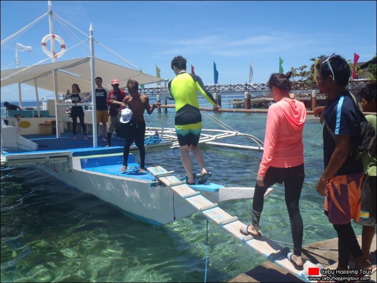 Cebu Hilutungan & Nalusuan island hopping tour on 19 Apr 2016