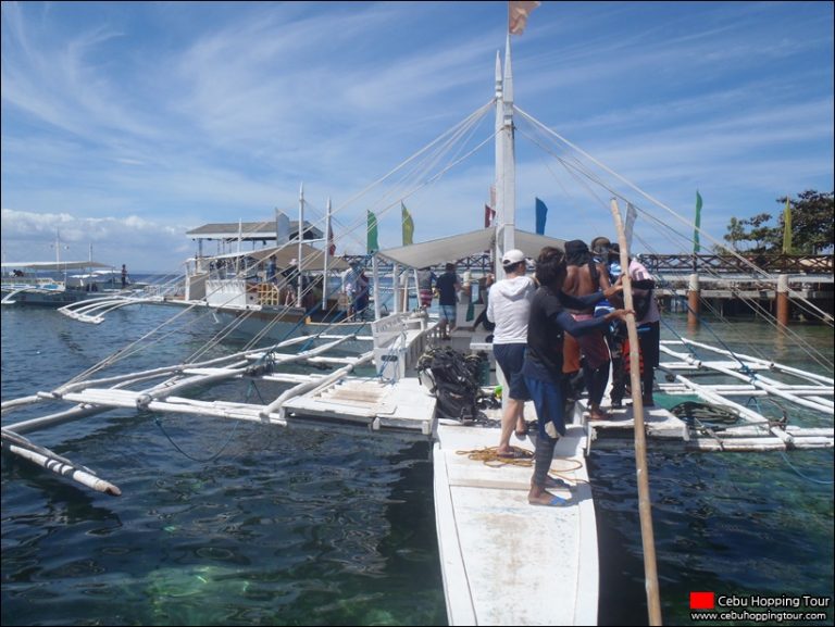 Cebu Nalusuan island hopping tour on 23 Apr 2016