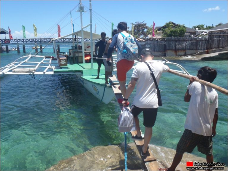 Cebu Nalusuan island hopping tour on 25 Apr 2016